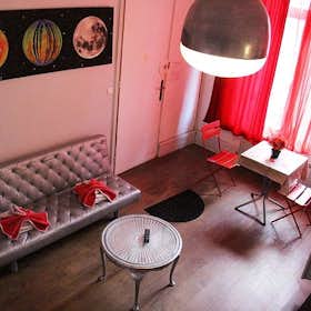 Studio à louer pour 1 310 €/mois à Lille, Rue de Brigode