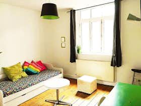 Wohnung zu mieten für 1.500 € pro Monat in Lille, Rue de l'Hôpital Militaire