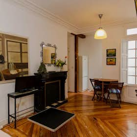 公寓 正在以 €1,550 的月租出租，其位于 Madrid, Glorieta de Bilbao