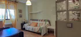 Appartement te huur voor € 700 per maand in Santa Marta de Tormes, Paseo Bajada del Río