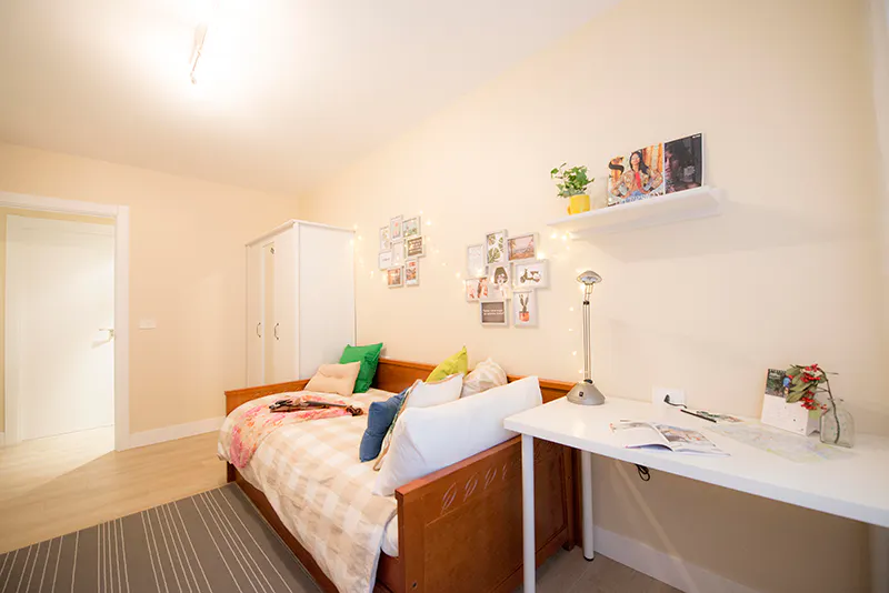 Private room in Avenida Julián Gaiarre, Bilbao 1