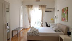 Shared room for rent for €400 per month in Athens, Kipselis