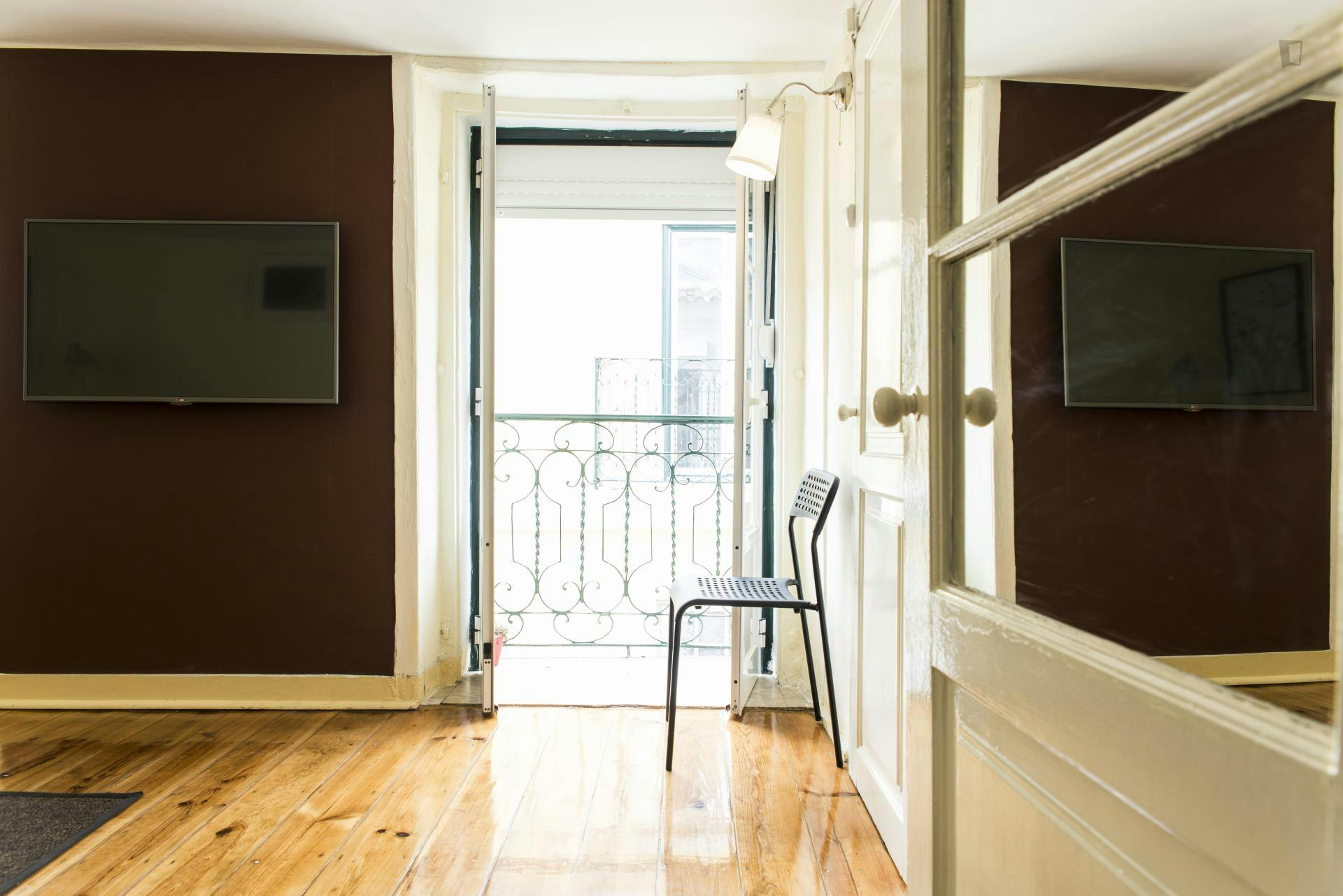 preview gallery tile