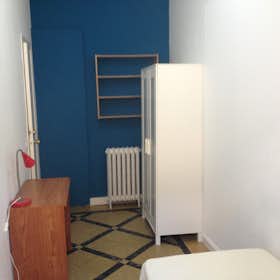 Private room for rent for €580 per month in Madrid, Calle Campomanes