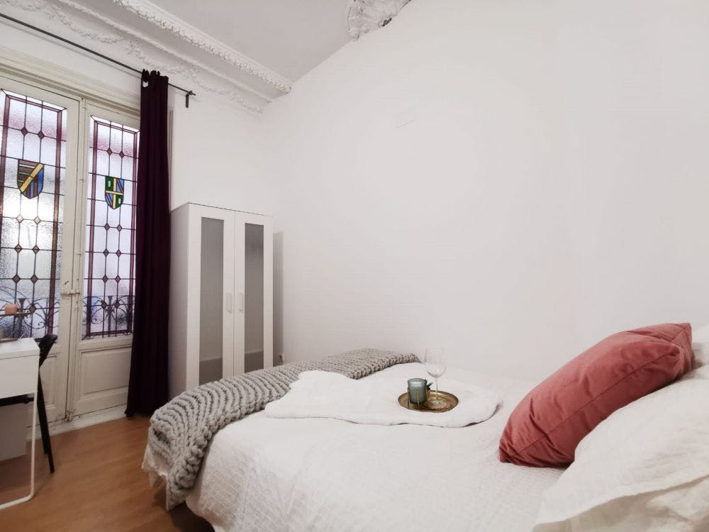 Private room for rent for €640 per month in Madrid, Calle de Preciados