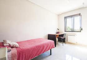 私人房间 正在以 €340 的月租出租，其位于 Madrid, Plaza de Coímbra