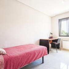 WG-Zimmer for rent for 340 € per month in Madrid, Plaza de Coímbra