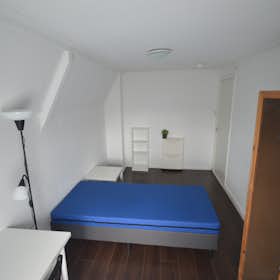 Chambre privée à louer pour 750 €/mois à Voorburg, Heeswijkstraat