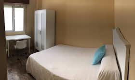 私人房间 正在以 €225 的月租出租，其位于 Córdoba, Calle Doctor Barraquer