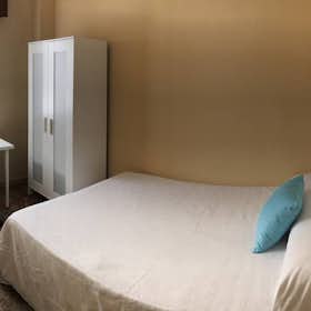Privé kamer for rent for € 225 per month in Córdoba, Calle Doctor Barraquer
