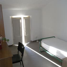 Private room for rent for €300 per month in Parma, Via Borghesi