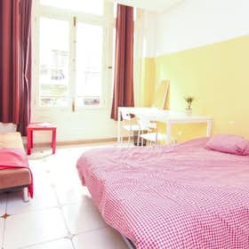 Private room for rent for €350 per month in Valencia, Carrer d'en Llop