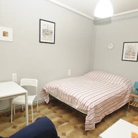 Private room for rent for €300 per month in Valencia, Carrer Mestre Palau