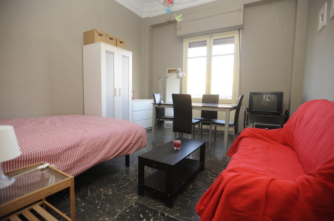 Private room for rent for €410 per month in Valencia, Carrer Naturalista Rafael Cisternes