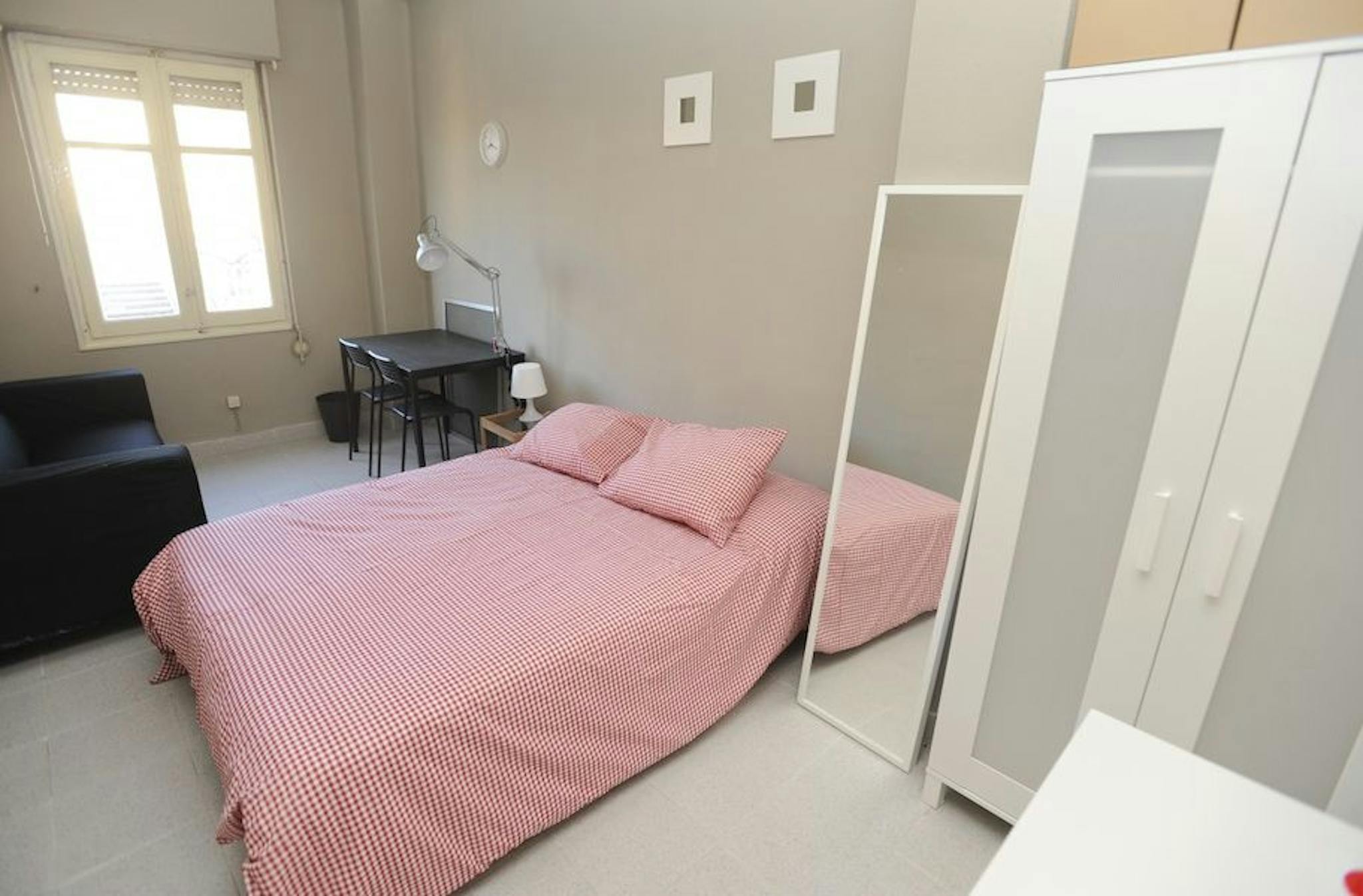 Carrer Naturalista Rafael Cisternes, Valencia preview