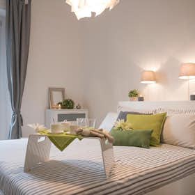 Apartment for rent for €1,600 per month in Milan, Via Nicola Antonio Porpora