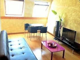 Appartement te huur voor € 1.500 per maand in Lille, Rue des Arts