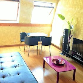 Appartement te huur voor € 1.500 per maand in Lille, Rue des Arts