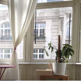 Privat rum att hyra för 595 € i månaden i Brussels, Lombardstraat