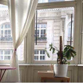 WG-Zimmer zu mieten für 595 € pro Monat in Brussels, Lombardstraat