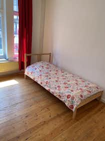 Private room for rent for €545 per month in Brussels, Rue du Lombard