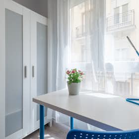 Habitación privada en alquiler por 475 € al mes en Madrid, Calle Montserrat