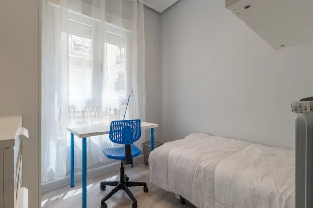 Private room in Calle Montserrat, Madrid (551198) room image 1