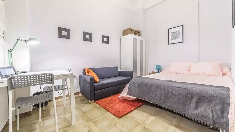 Private room for rent for €400 per month in Valencia, Carrer Almirall Cadarso