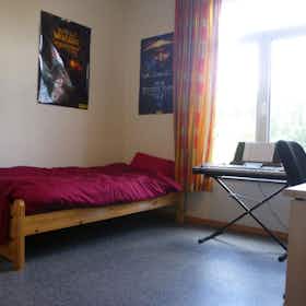 Отдельная комната сдается в аренду за 300 € в месяц в Kortrijk, Sint-Rochuslaan