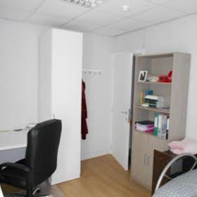 私人房间 正在以 €225 的月租出租，其位于 Kortrijk, Volksplein