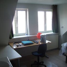 Приватна кімната за оренду для 220 EUR на місяць у Kortrijk, Volksplein