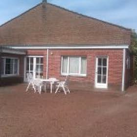 Private room for rent for €250 per month in Kortrijk, Schaapsdreef