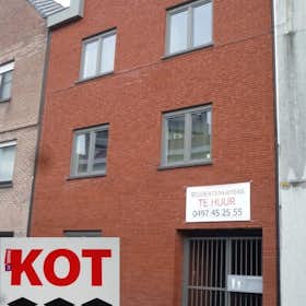 Private room for rent for €320 per month in Kortrijk, Oude-Vestingsstraat