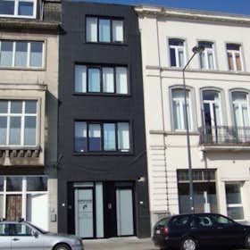 Private room for rent for €295 per month in Kortrijk, Spoorweglaan