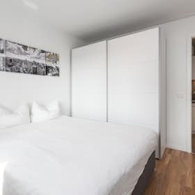 Appartement à louer pour 1 350 €/mois à Berlin, Köpenicker Straße