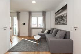 公寓 正在以 €1,495 的月租出租，其位于 Berlin, Köpenicker Straße