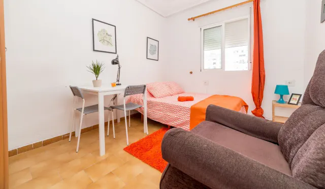 Private room in Carrer Ciutat de Mula, Valencia (552779) room image 2