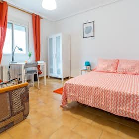 Private room for rent for €300 per month in Valencia, Carrer Ciutat de Mula