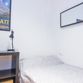 Private room for rent for €225 per month in Valencia, Carrer de Joaquín Costa