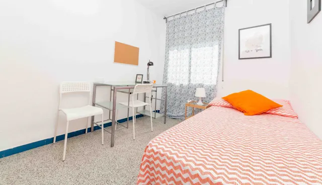 Private room in Passatge Doctor Bartual Moret, Valencia (553396) room image 1