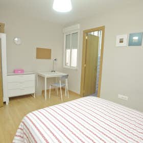 Private room for rent for €400 per month in Valencia, Carrer Mestre Racional