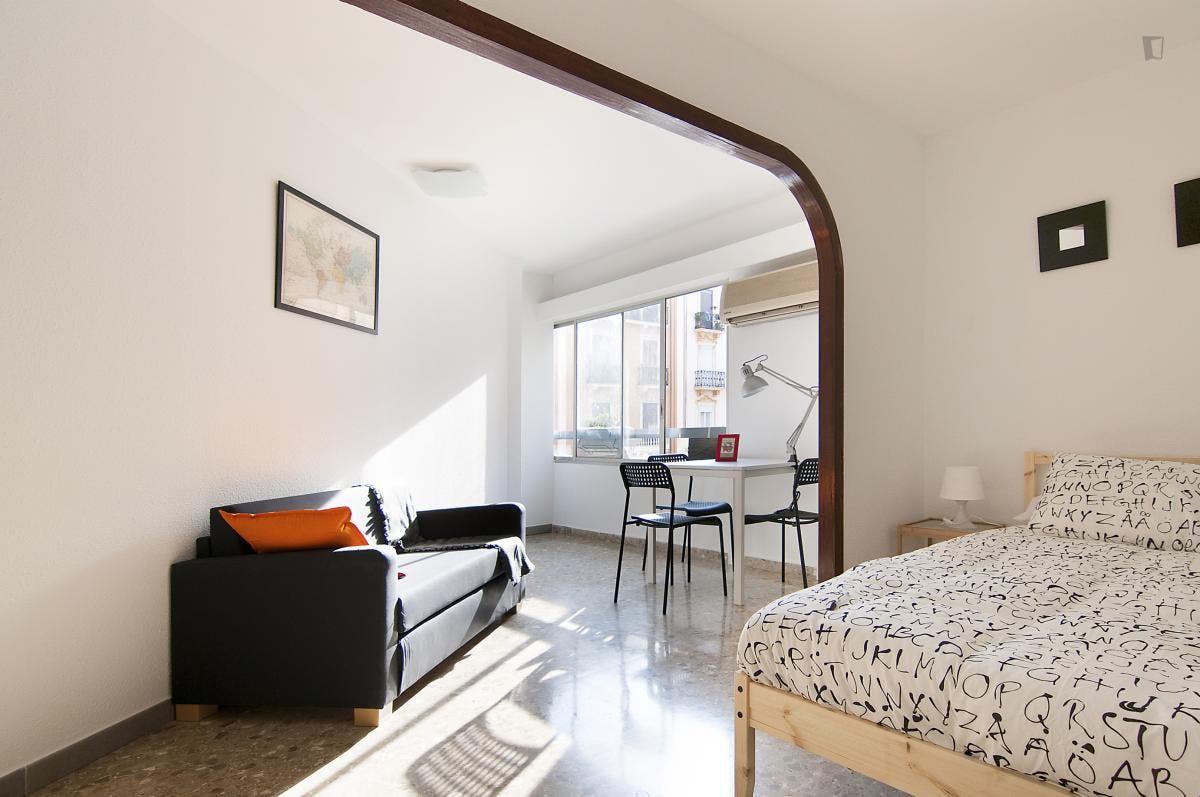 Private room for rent for €350 per month in Valencia, Carrer Ermita