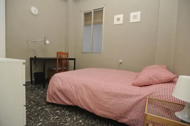 Private room in Carrer Naturalista Rafael Cisternes, Valencia (554020) room image 1