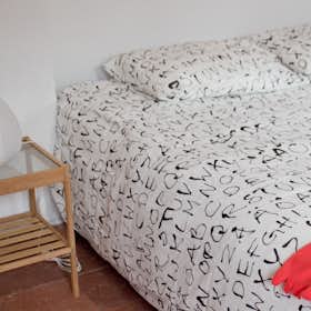 Private room for rent for €325 per month in Valencia, Carrer del Doctor Zamenhof