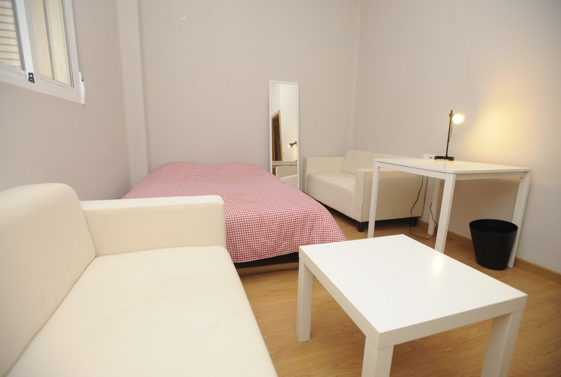 Single room Valencia, 10m² — photo 1