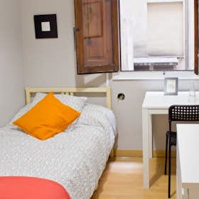 Private room for rent for €275 per month in Valencia, Carrer Mestre Palau