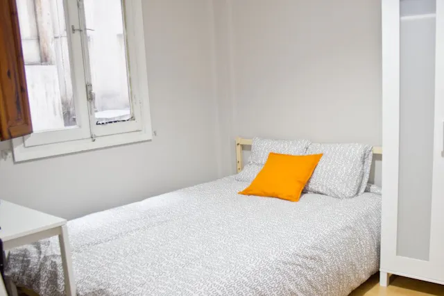 Private room in Carrer Mestre Palau, Valencia (554931) room image 2