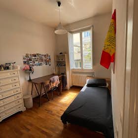 WG-Zimmer for rent for 470 € per month in Florence, Via Fra' Giovanni Angelico