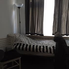 Private room for rent for €1,050 per month in Rotterdam, Oppert