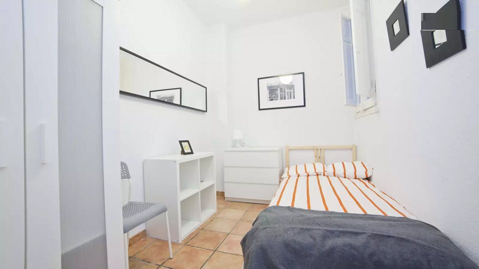 Carrer Almirall Cadarso, Valencia preview